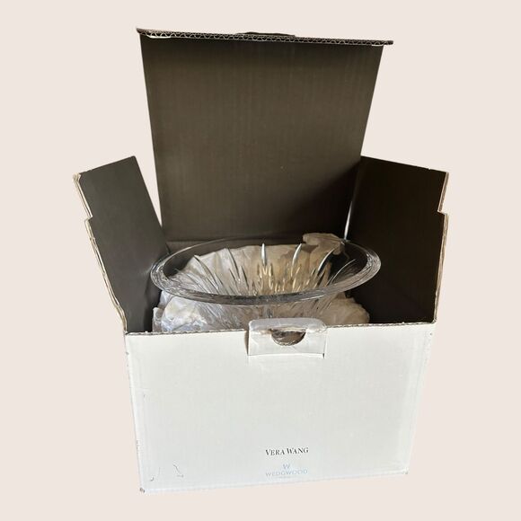 ✨ VERA WANG WEDGEWOOD DUCHESSE 7" FOOTED BOWL BLOWN GLASS DISCONTINUED - Picture 6 of 7